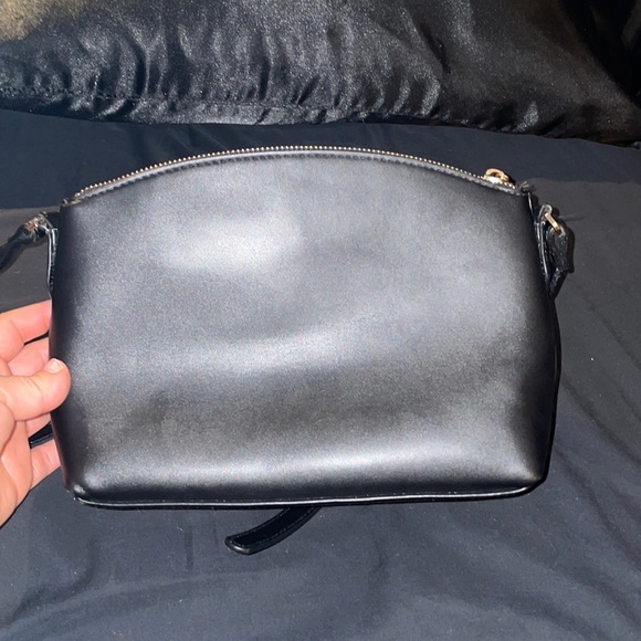 Simple black purse - Picture 2 of 4